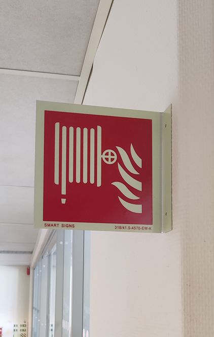 Huvudbild Brandpostskylt Dubbel vikt kant, Aluminium, Välj storlek